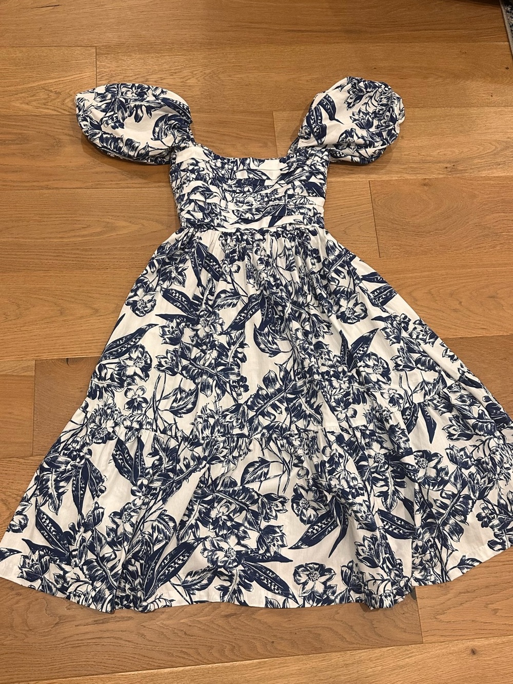 Abercrombie & Fitch White Dress with Navy Floral Print and Puff Sleeves